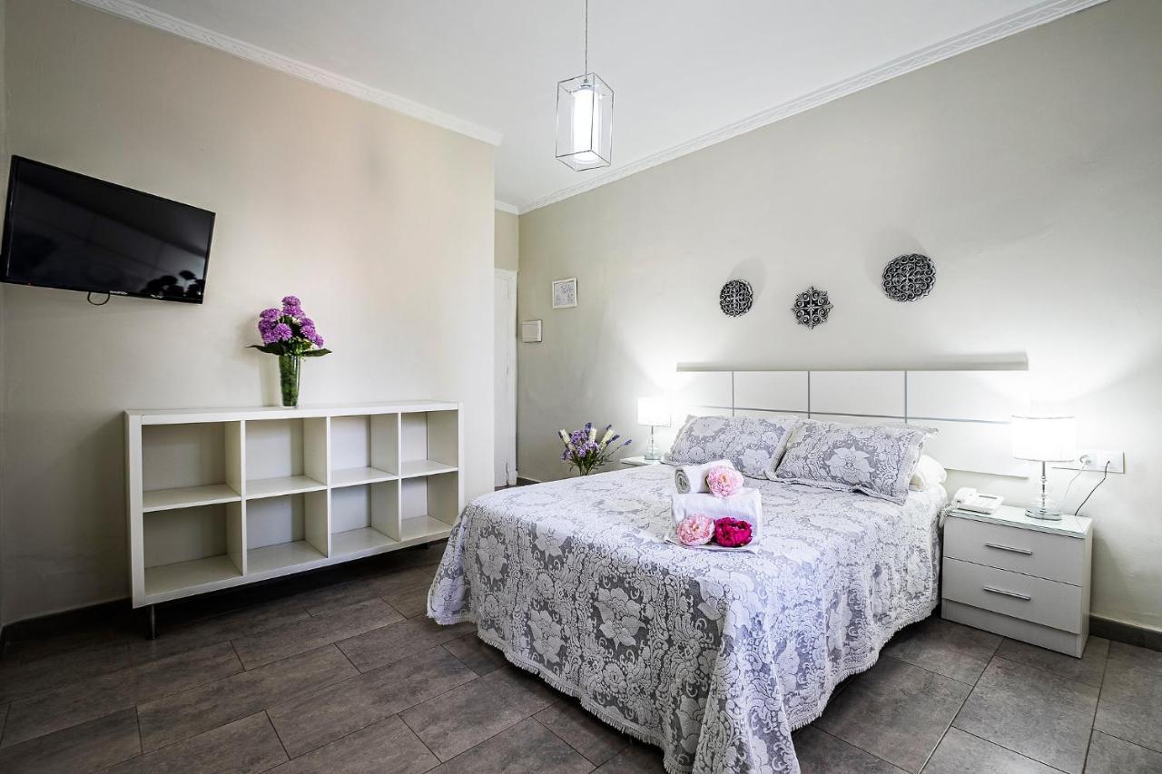 Hotel Хинес Экстерьер фото