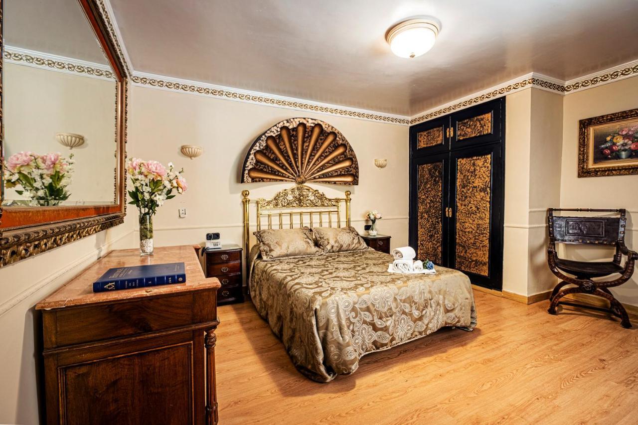 Hotel Хинес Экстерьер фото